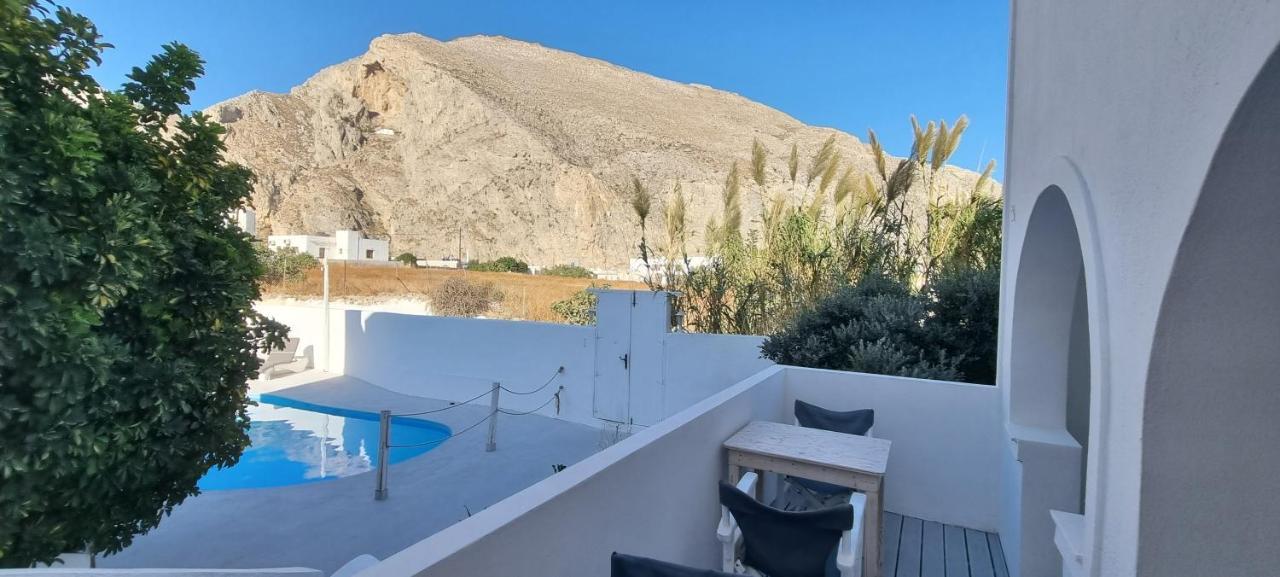 Three Harites Lejlighedshotel Perissa  Eksteriør billede