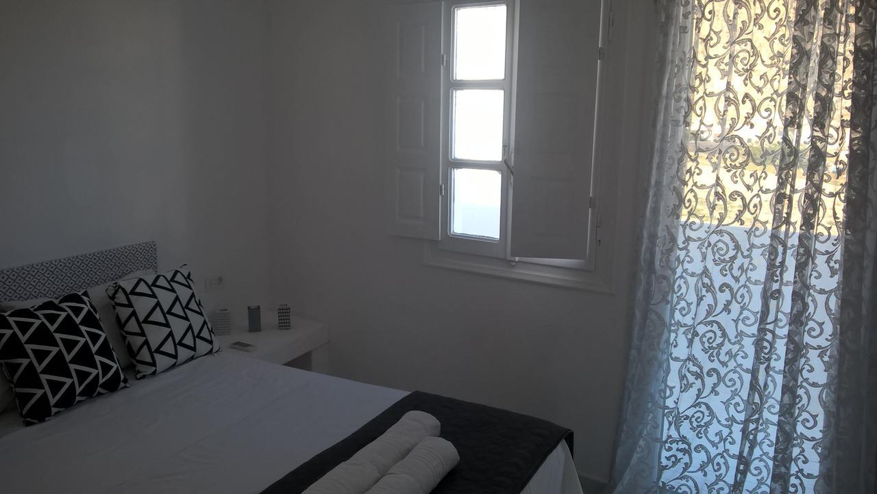 Three Harites Lejlighedshotel Perissa  Eksteriør billede